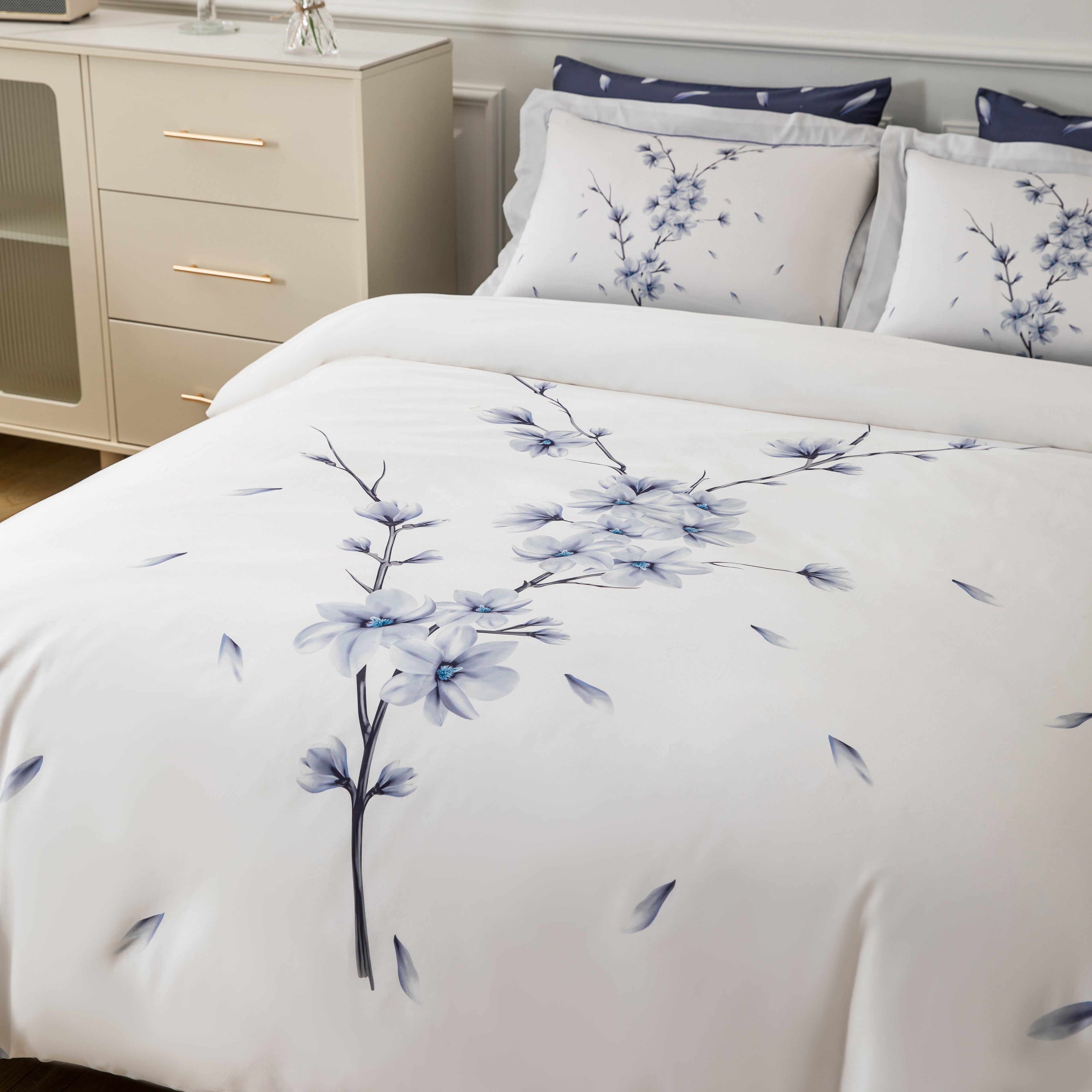 Winter Blossom Bed Linen Set